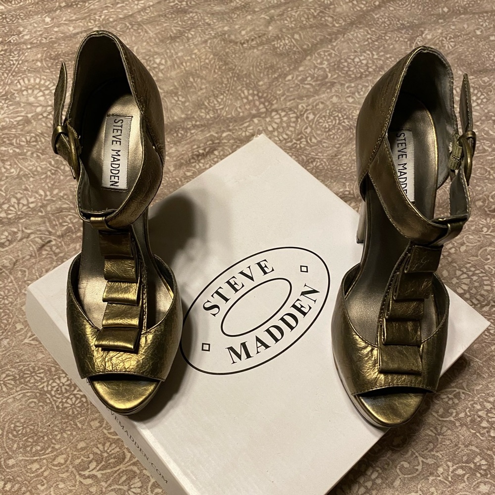 Leather Ruffle Platform Stiletto Heels - Picture 2 of 8